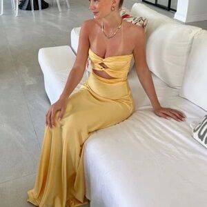 Stunning Yellow Strapless Prom Dress